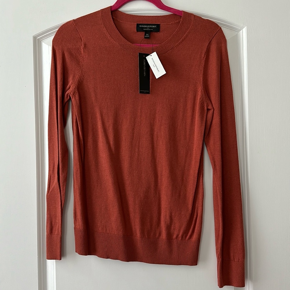 Banana republic women’s forever sweater- NWT